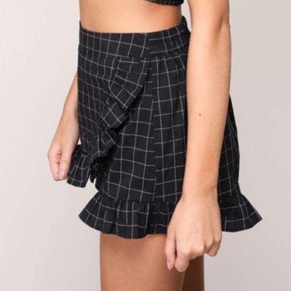 Tie Front Crop Top And Skirt Set - Picture 4 of 6